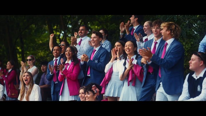 „Maxton Hall“ Staffel 2: Trailer ist draußen – Alle News zu Start & Story!