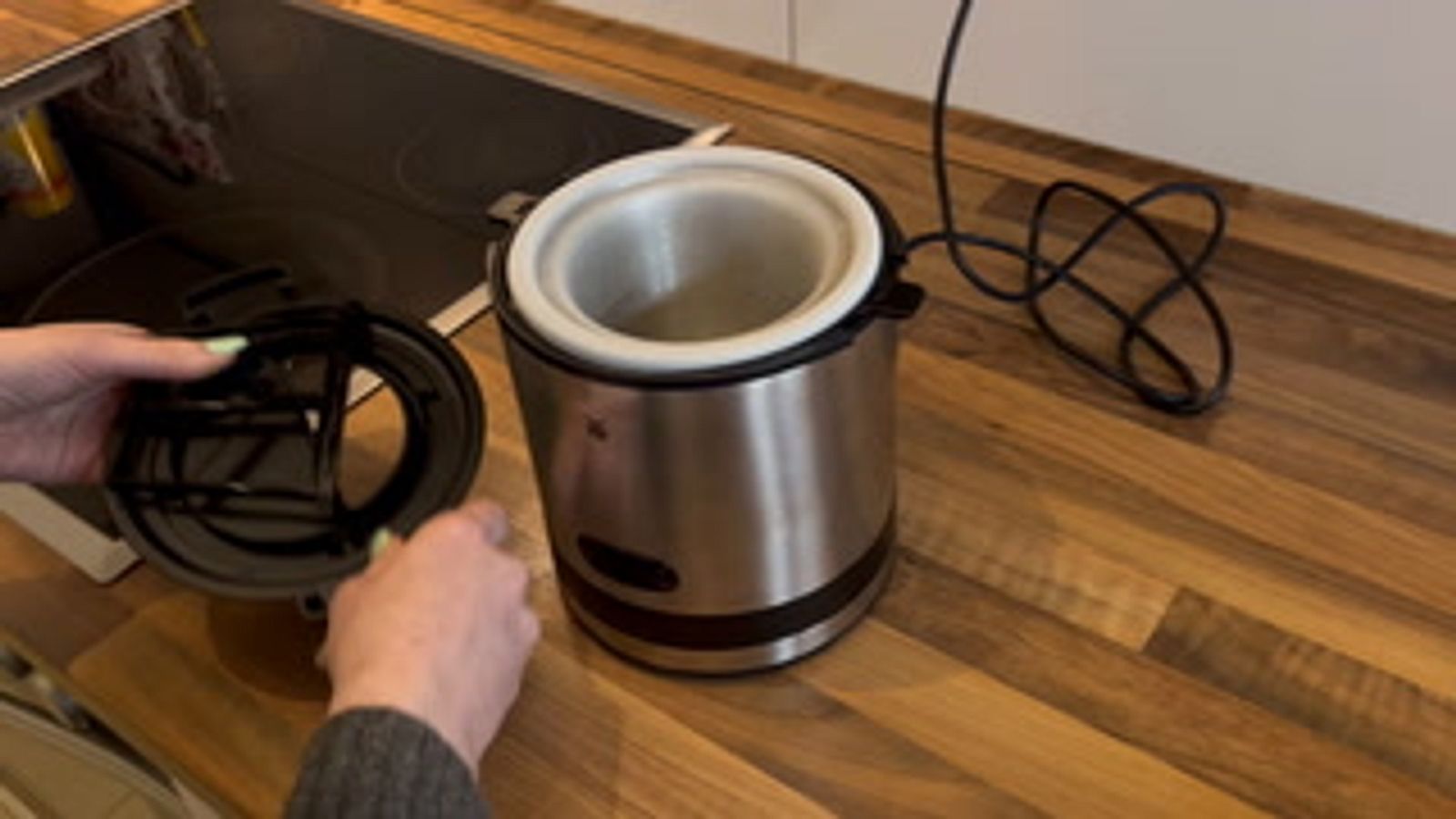 Aufbau: WMF-Küchenminis-Eismaschine